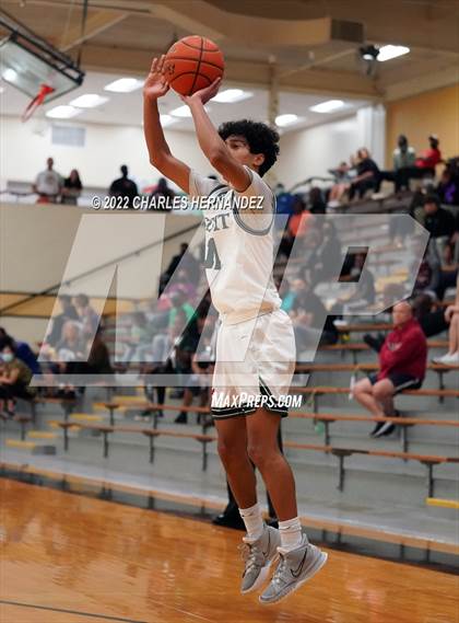 Thumbnail 3 in Strake Jesuit vs. Ellison (Conroe Christmas Classic) photogallery.
