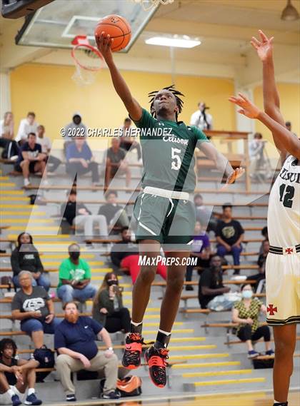 Thumbnail 3 in Strake Jesuit vs. Ellison (Conroe Christmas Classic) photogallery.