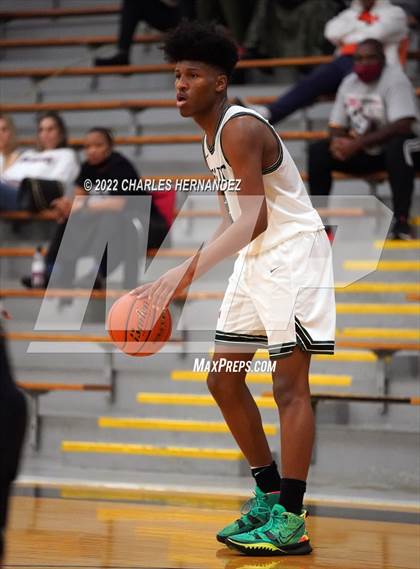 Thumbnail 1 in Strake Jesuit vs. Ellison (Conroe Christmas Classic) photogallery.