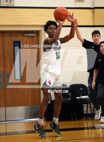 Thumbnail 1 in Strake Jesuit vs. Ellison (Conroe Christmas Classic) photogallery.