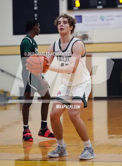 Thumbnail 1 in Strake Jesuit vs. Ellison (Conroe Christmas Classic) photogallery.