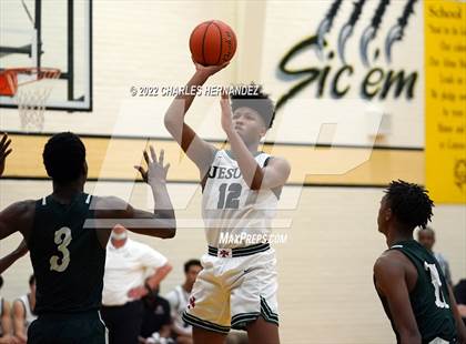 Thumbnail 3 in Strake Jesuit vs. Ellison (Conroe Christmas Classic) photogallery.