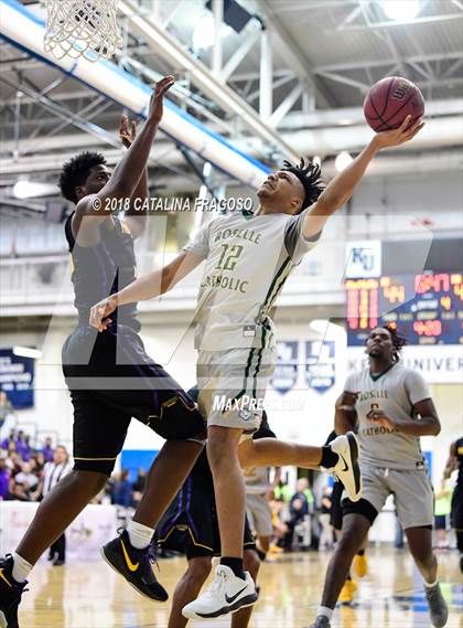 Thumbnail 1 in Montverde Academy vs. Roselle Catholic (Metro Classic) photogallery.