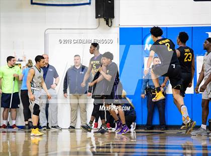Thumbnail 1 in Montverde Academy vs. Roselle Catholic (Metro Classic) photogallery.