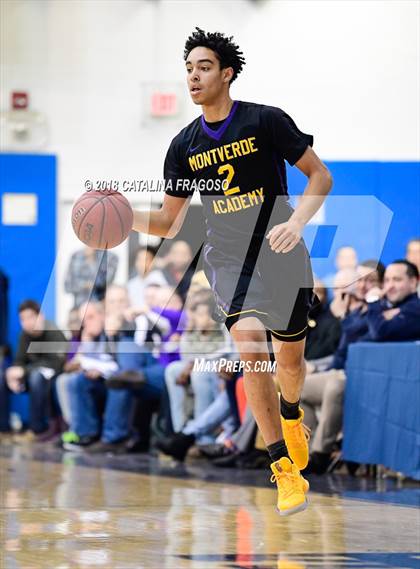 Thumbnail 2 in Montverde Academy vs. Roselle Catholic (Metro Classic) photogallery.