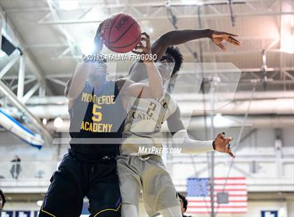 Thumbnail 2 in Montverde Academy vs. Roselle Catholic (Metro Classic) photogallery.