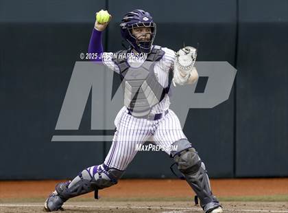 Thumbnail 3 in Shiner vs. Sundown (UIL Softball 2A D2 Final) photogallery.