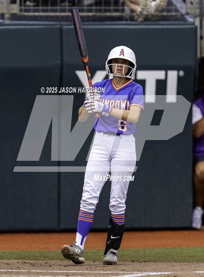 Thumbnail 3 in Shiner vs. Sundown (UIL Softball 2A D2 Final) photogallery.