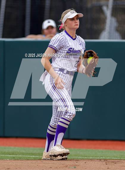 Thumbnail 1 in Shiner vs. Sundown (UIL Softball 2A D2 Final) photogallery.