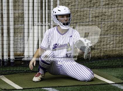 Thumbnail 1 in Shiner vs. Sundown (UIL Softball 2A D2 Final) photogallery.