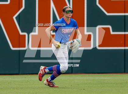 Thumbnail 2 in Shiner vs. Sundown (UIL Softball 2A D2 Final) photogallery.
