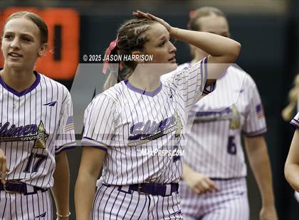 Thumbnail 3 in Shiner vs. Sundown (UIL Softball 2A D2 Final) photogallery.