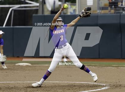 Thumbnail 3 in Shiner vs. Sundown (UIL Softball 2A D2 Final) photogallery.
