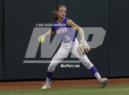 Thumbnail 1 in Shiner vs. Sundown (UIL Softball 2A D2 Final) photogallery.