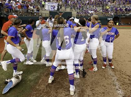Thumbnail 3 in Shiner vs. Sundown (UIL Softball 2A D2 Final) photogallery.
