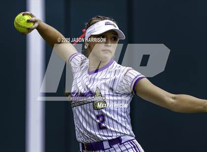 Thumbnail 1 in Shiner vs. Sundown (UIL Softball 2A D2 Final) photogallery.
