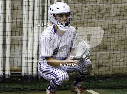 Thumbnail 1 in Shiner vs. Sundown (UIL Softball 2A D2 Final) photogallery.