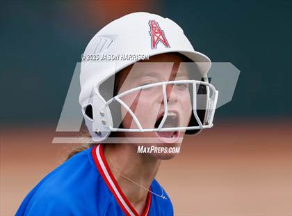 Thumbnail 1 in Shiner vs. Sundown (UIL Softball 2A D2 Final) photogallery.