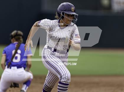 Thumbnail 1 in Shiner vs. Sundown (UIL Softball 2A D2 Final) photogallery.