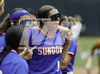 Thumbnail 2 in Shiner vs. Sundown (UIL Softball 2A D2 Final) photogallery.