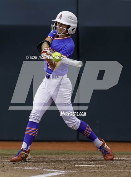 Thumbnail 3 in Shiner vs. Sundown (UIL Softball 2A D2 Final) photogallery.