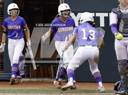 Thumbnail 3 in Shiner vs. Sundown (UIL Softball 2A D2 Final) photogallery.