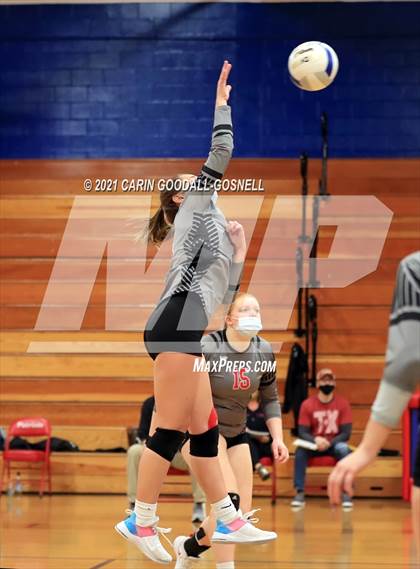 Thumbnail 3 in Jacksonville @ West Carteret (NCHSAA Coastal 3A Conference Championship) photogallery.