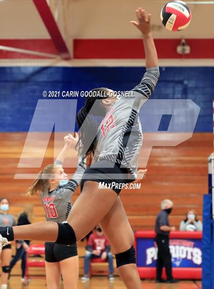 Thumbnail 3 in Jacksonville @ West Carteret (NCHSAA Coastal 3A Conference Championship) photogallery.