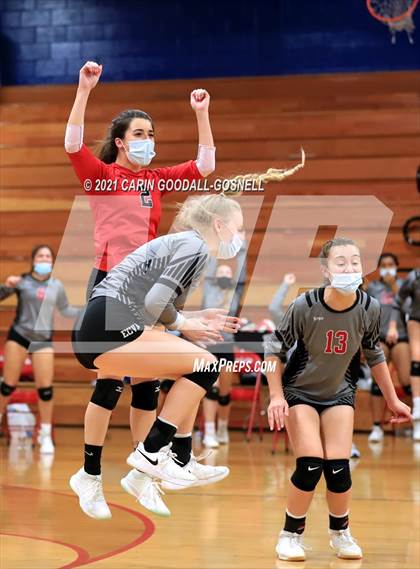 Thumbnail 2 in Jacksonville @ West Carteret (NCHSAA Coastal 3A Conference Championship) photogallery.