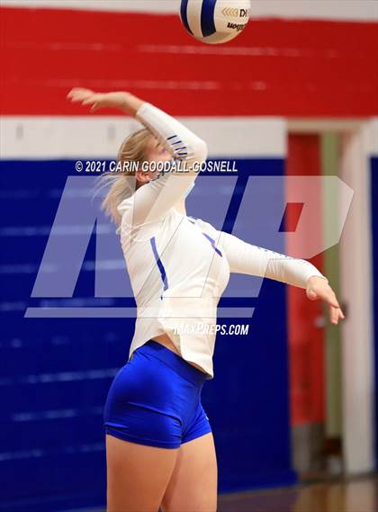 Thumbnail 3 in Jacksonville @ West Carteret (NCHSAA Coastal 3A Conference Championship) photogallery.