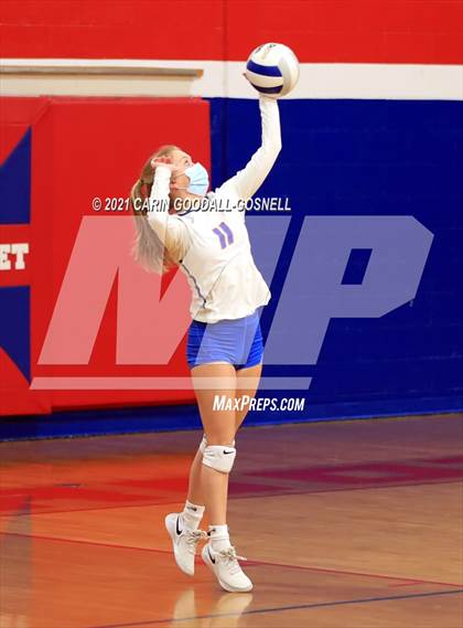 Thumbnail 2 in Jacksonville @ West Carteret (NCHSAA Coastal 3A Conference Championship) photogallery.