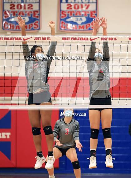 Thumbnail 2 in Jacksonville @ West Carteret (NCHSAA Coastal 3A Conference Championship) photogallery.