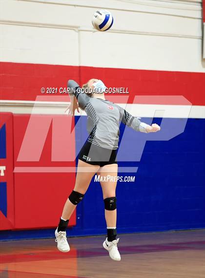 Thumbnail 1 in Jacksonville @ West Carteret (NCHSAA Coastal 3A Conference Championship) photogallery.