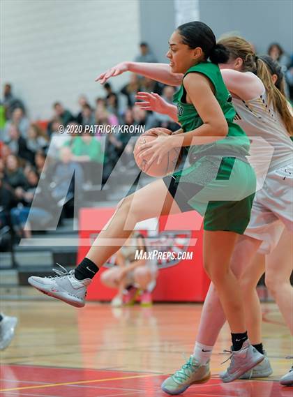 Thumbnail 3 in Kentwood vs. Issaquah (WIAA 4A Regional Playoff) photogallery.