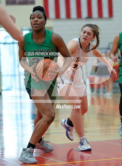 Thumbnail 2 in Kentwood vs. Issaquah (WIAA 4A Regional Playoff) photogallery.