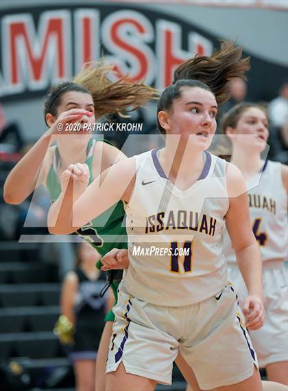Thumbnail 3 in Kentwood vs. Issaquah (WIAA 4A Regional Playoff) photogallery.