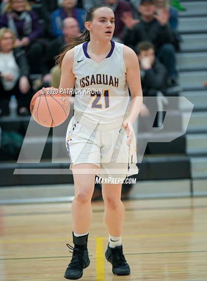 Thumbnail 2 in Kentwood vs. Issaquah (WIAA 4A Regional Playoff) photogallery.