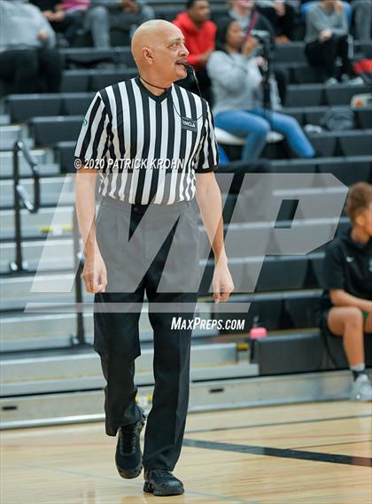 Thumbnail 1 in Kentwood vs. Issaquah (WIAA 4A Regional Playoff) photogallery.
