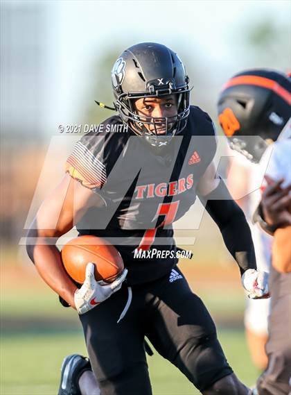 Thumbnail 1 in Dearborn @ Belleville photogallery.