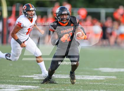 Thumbnail 1 in Dearborn @ Belleville photogallery.