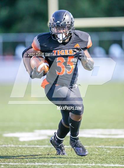Thumbnail 2 in Dearborn @ Belleville photogallery.
