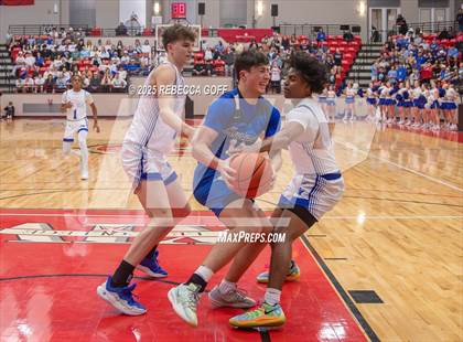 Thumbnail 2 in Friendswood vs. Barbers Hill (UIL 5A DIII Bi-District Playoff) photogallery.