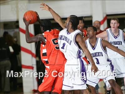 Thumbnail 2 in McClymonds vs. Sacramento (Gridley Invitational) photogallery.