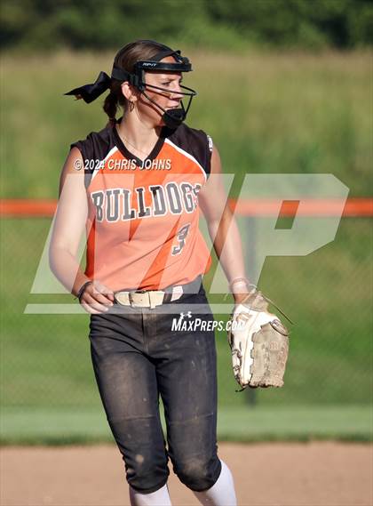 Thumbnail 3 in Marion vs Waterloo (IHSA, 3A, Sectional Semifinal) photogallery.