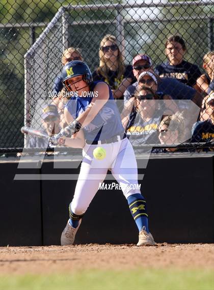 Thumbnail 3 in Marion vs Waterloo (IHSA, 3A, Sectional Semifinal) photogallery.