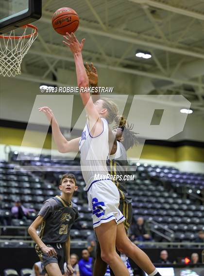 Thumbnail 3 in Dallas Christian vs. Kaufman (Kaufman Holiday Tournament) photogallery.