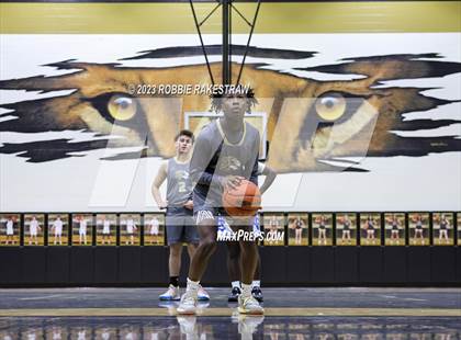 Thumbnail 1 in Dallas Christian vs. Kaufman (Kaufman Holiday Tournament) photogallery.
