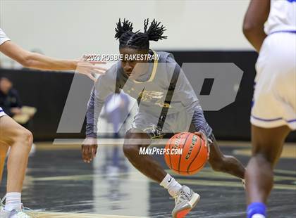 Thumbnail 2 in Dallas Christian vs. Kaufman (Kaufman Holiday Tournament) photogallery.
