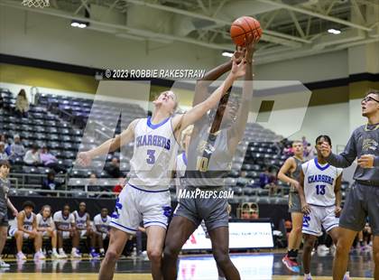 Thumbnail 3 in Dallas Christian vs. Kaufman (Kaufman Holiday Tournament) photogallery.