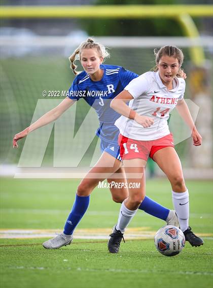 Thumbnail 2 in Rochester vs. Athens (MHSAA Division I Regional Final) photogallery.